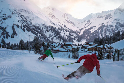 Dorfabfahrt_in_Schröcken__Skigebiet_Warth-Schröcken__c__Sebastian_Stiphout_-_Warth-Schröcken_Tourismus
