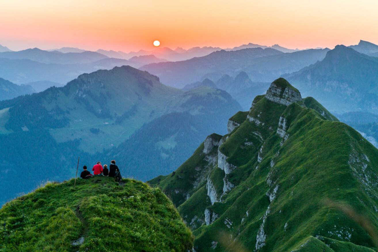 Sonnenaufgang_Kanisfluh__c__Helmut_Düringer_-_Bregenzerwald_Tourismus