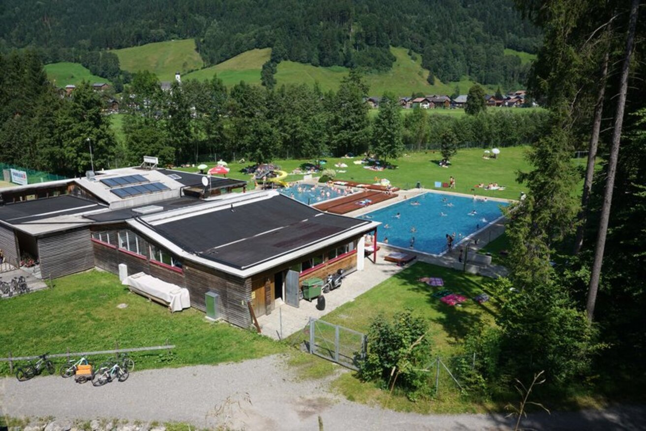 Schwimmbad_Schoppernau__c__Ludwig_Berchtold_-_Au-Schoppernau_Tourismus